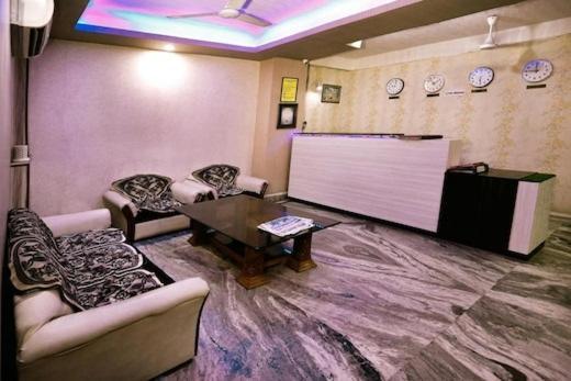 Runway Stay New Delhi Exterior photo